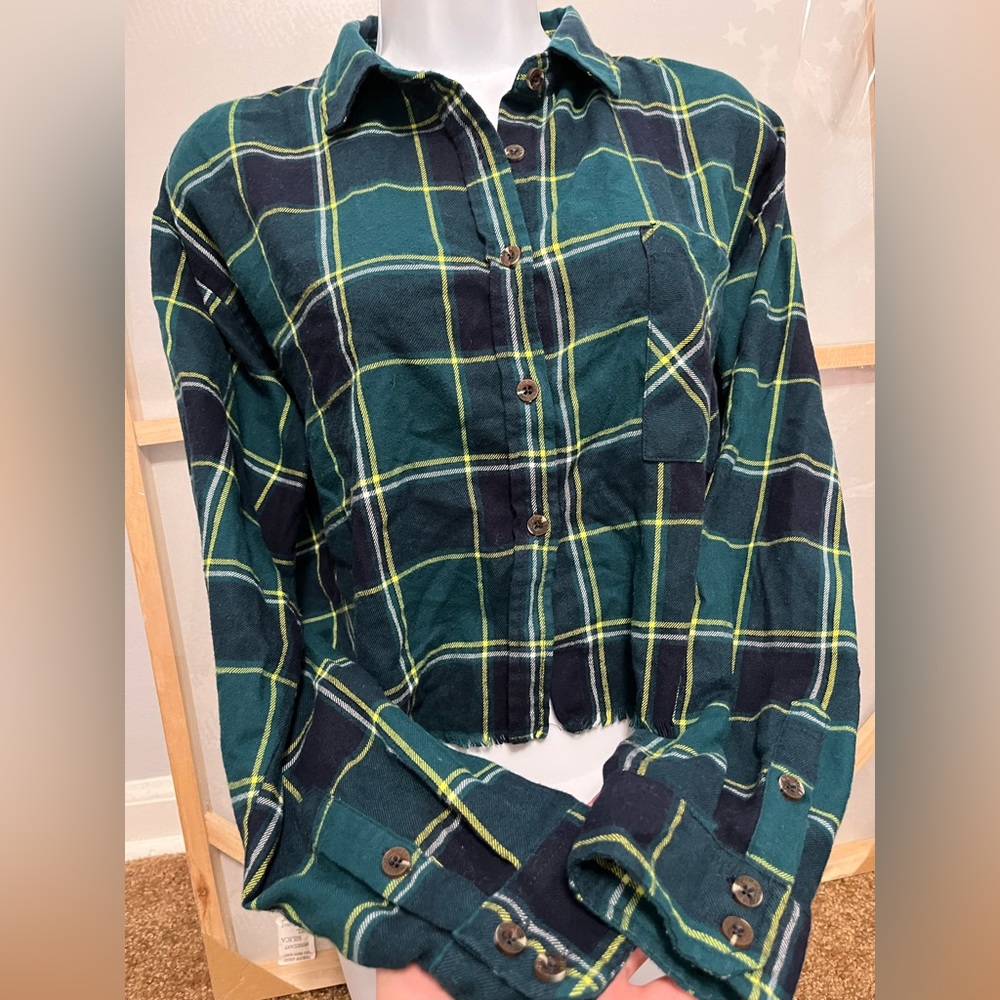 Forever 21 Cropped Button Up Flannel